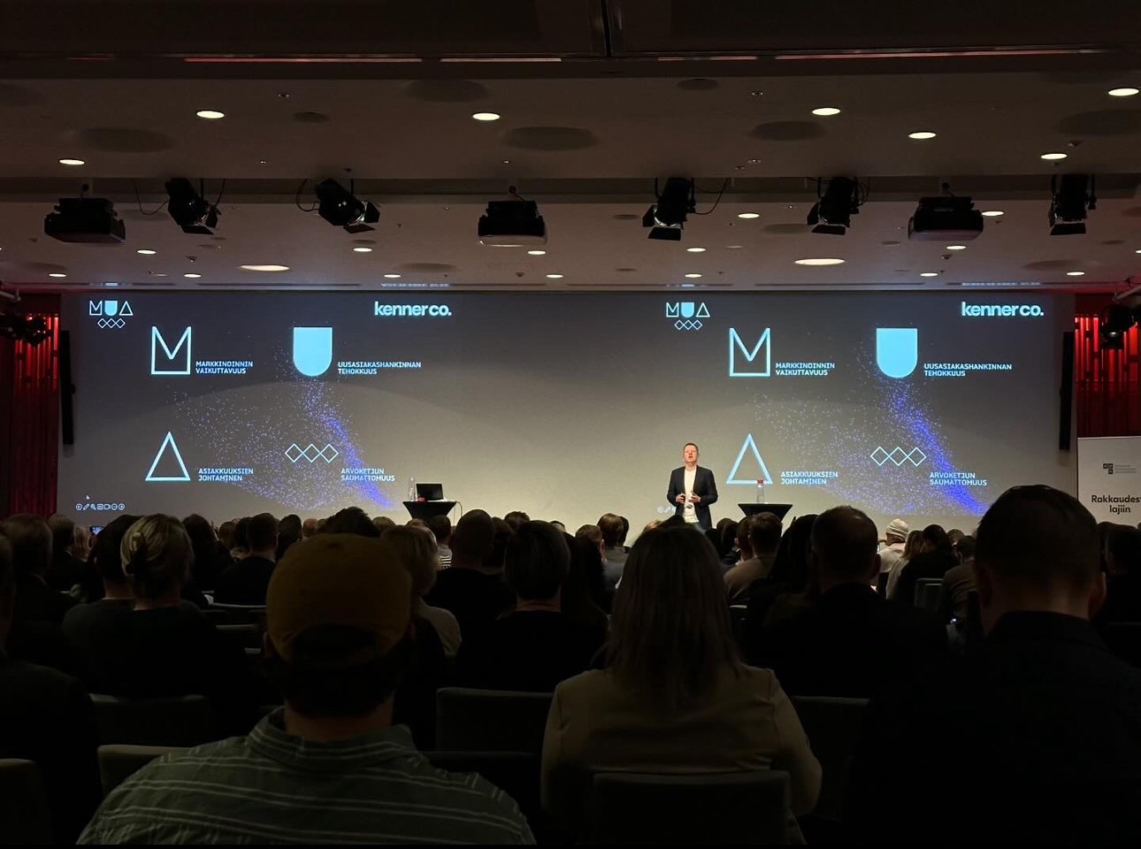 Modernin myynnin arvoketjun kehittäminen -keynote - Myynnin uusi aikakausi kiertue